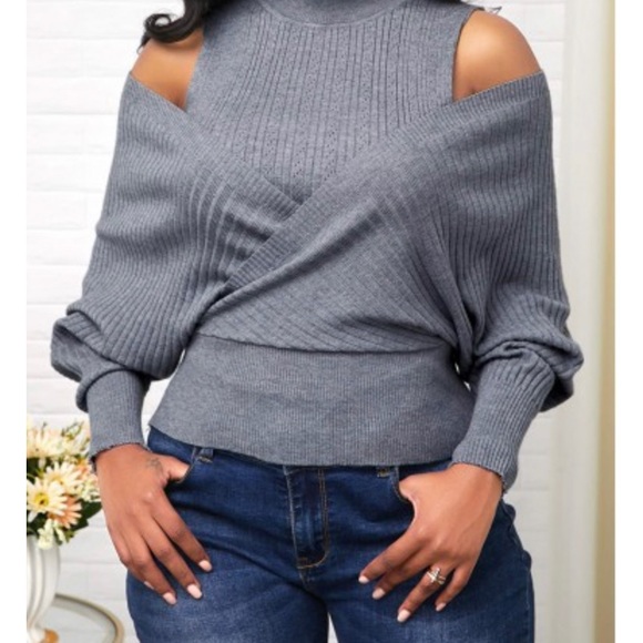 New off the shoulder or close shoulder sweater! Lg - Picture 2 of 4